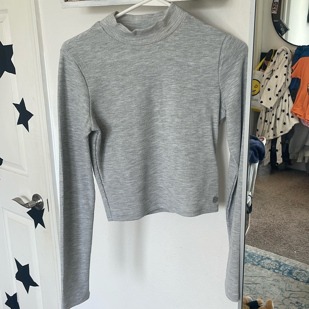 Grey cropped turtleneck